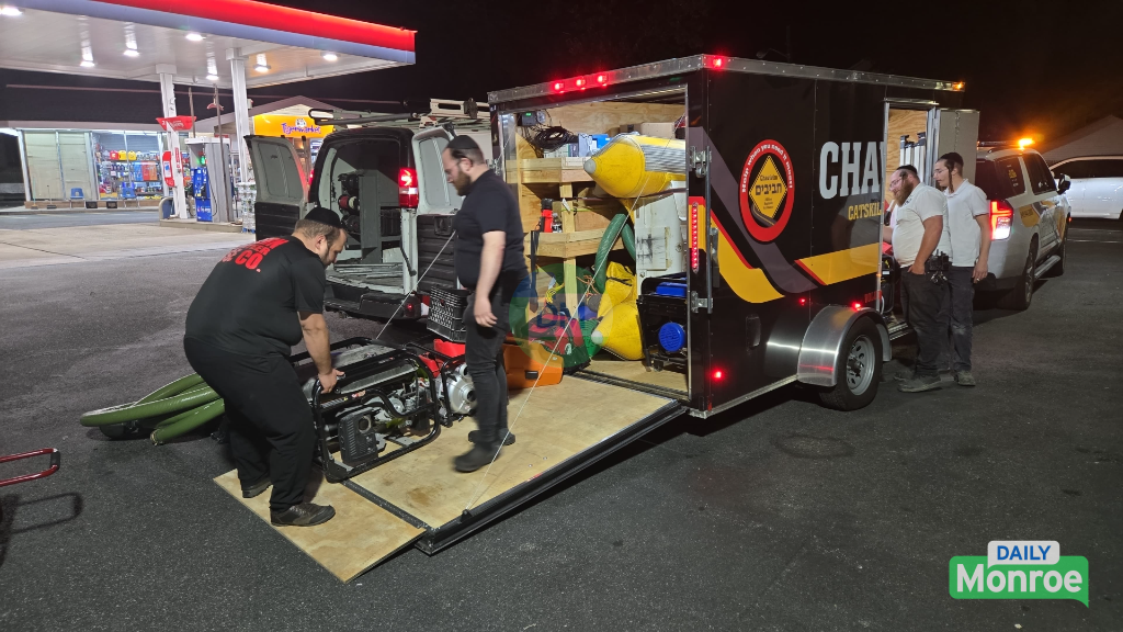 Chavivim emergency response team gathered before heading to Tampa